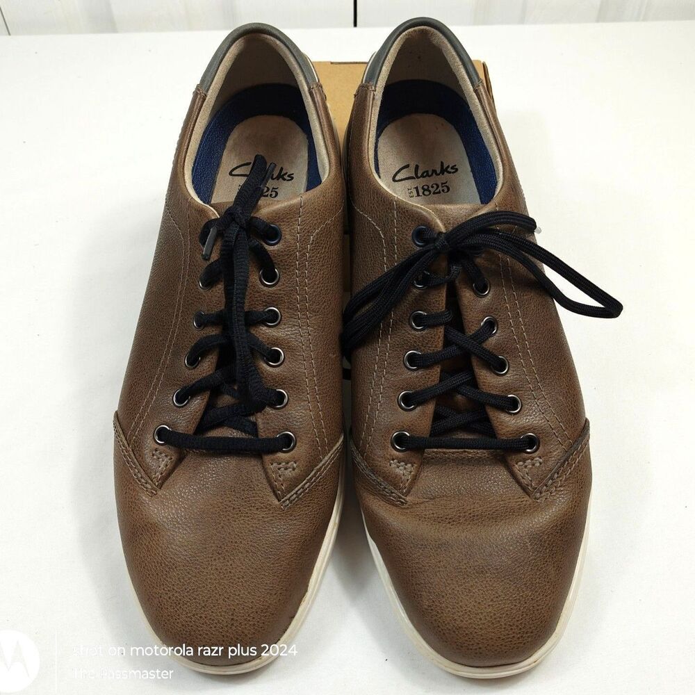 RARE Men's CLARKS Newood Street Lace Up Sneakers Leather Shoes US Size 9
